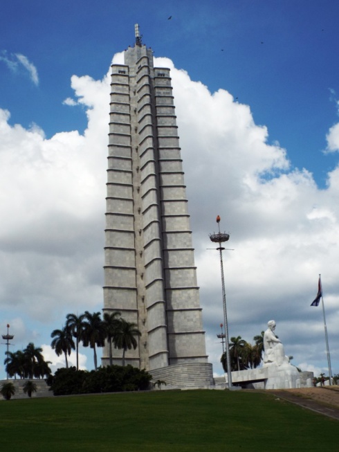 Turm auf dem Plaza de la Revolución